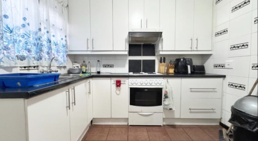 To Let 4 Bedroom Property for Rent in Bellville South Western Cape